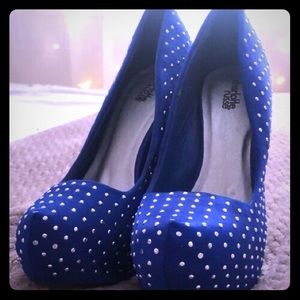 Brand new CHARLOTTE RUSSE pumps!